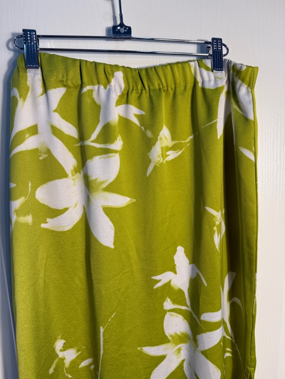 Calvin Klein Women’s Lime Green Floral Skirt White Flowers Split Sides Sz L - Picture 6 of 8